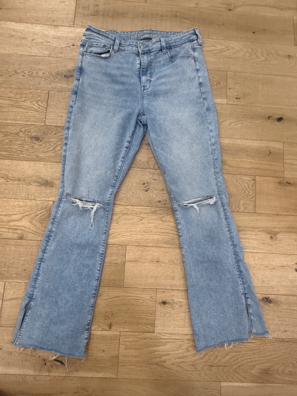 EUC American Eagle Distressed High Rise Skinny Kick Size 12